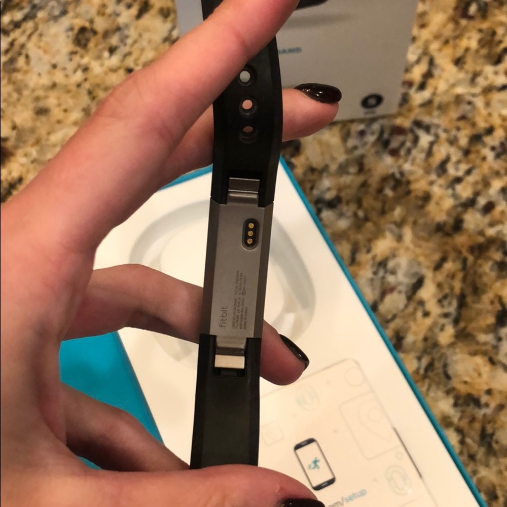 Fitbit Alta - image 3